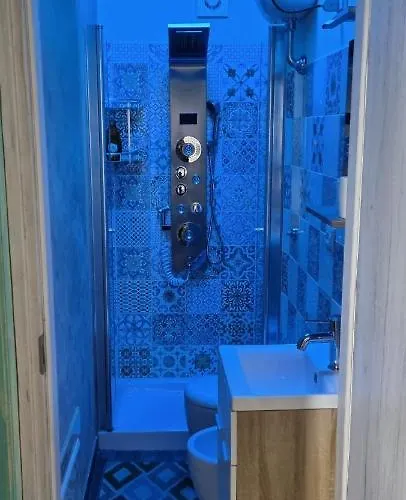 Civico 44 بوفا مارينا