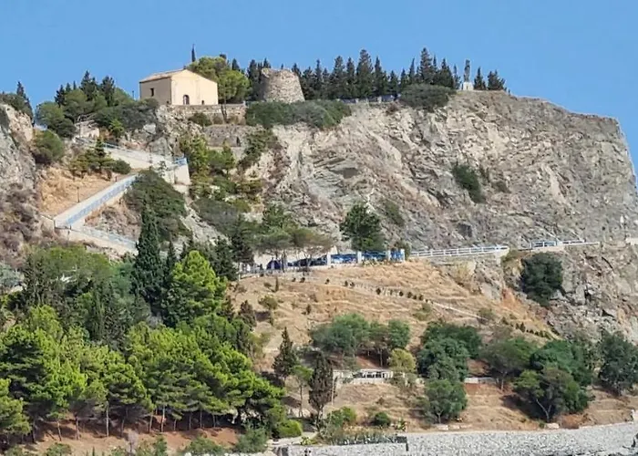 Civico 44 بوفا مارينا